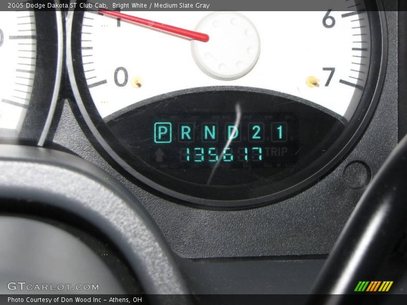 Bright White / Medium Slate Gray 2005 Dodge Dakota ST Club Cab