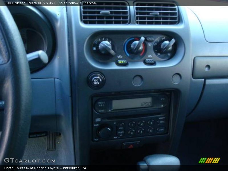 Solar Yellow / Charcoal 2003 Nissan Xterra XE V6 4x4