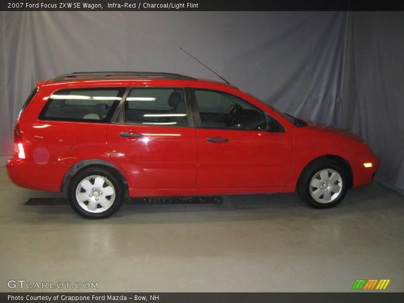 Infra-Red / Charcoal/Light Flint 2007 Ford Focus ZXW SE Wagon