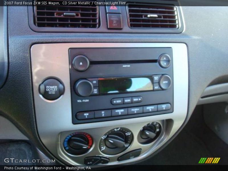CD Silver Metallic / Charcoal/Light Flint 2007 Ford Focus ZXW SES Wagon