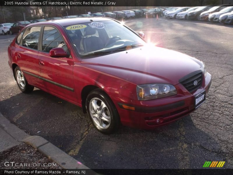 Electric Red Metallic / Gray 2005 Hyundai Elantra GT Hatchback