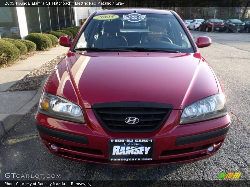 Electric Red Metallic / Gray 2005 Hyundai Elantra GT Hatchback