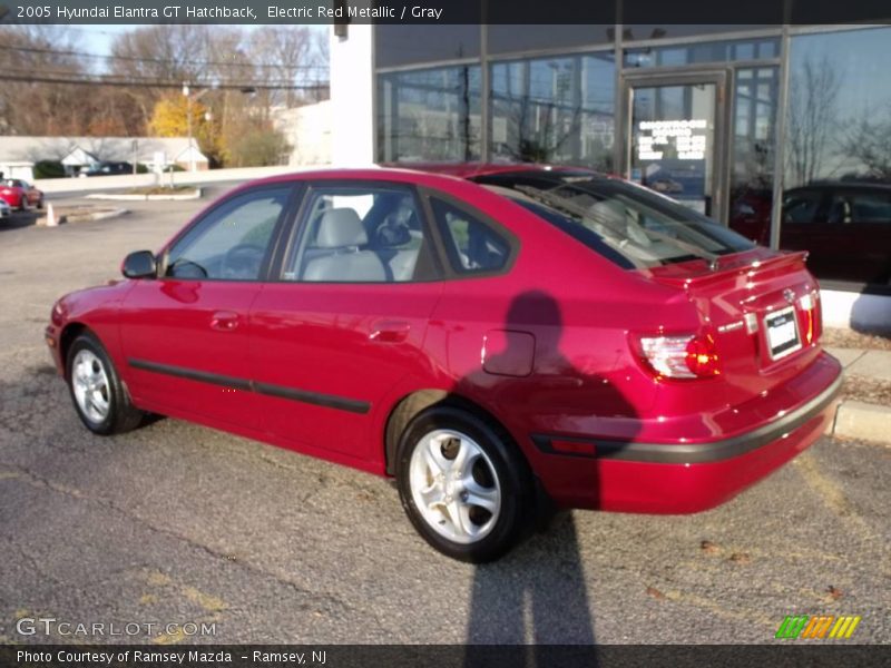Electric Red Metallic / Gray 2005 Hyundai Elantra GT Hatchback