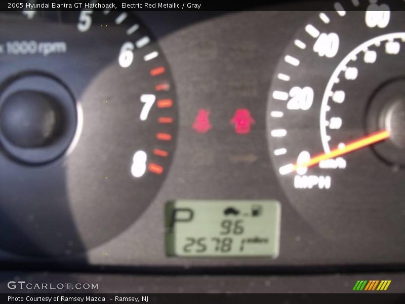 Electric Red Metallic / Gray 2005 Hyundai Elantra GT Hatchback