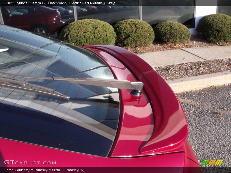 Electric Red Metallic / Gray 2005 Hyundai Elantra GT Hatchback