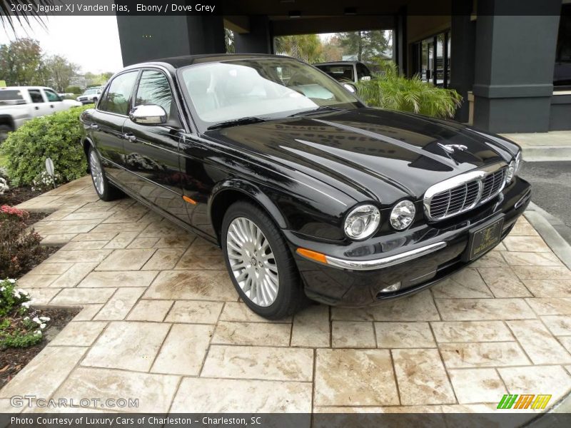 Ebony / Dove Grey 2005 Jaguar XJ Vanden Plas