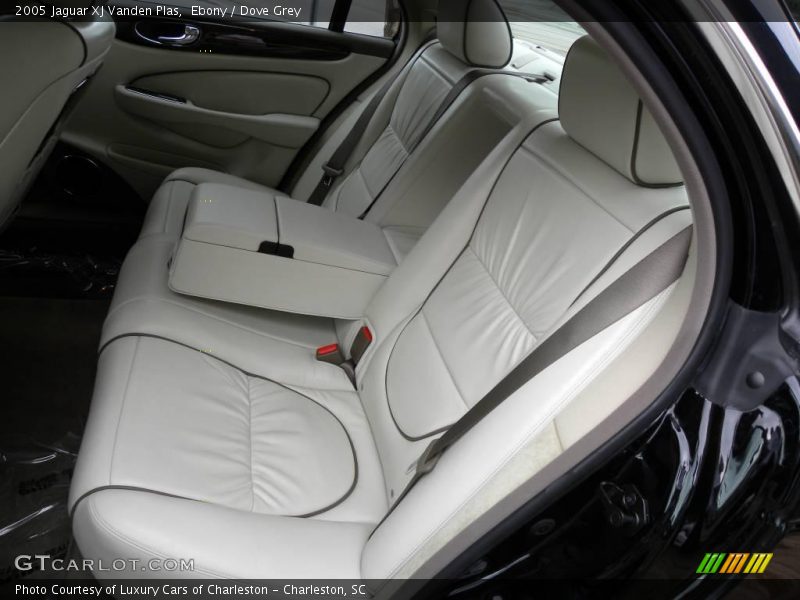 Ebony / Dove Grey 2005 Jaguar XJ Vanden Plas