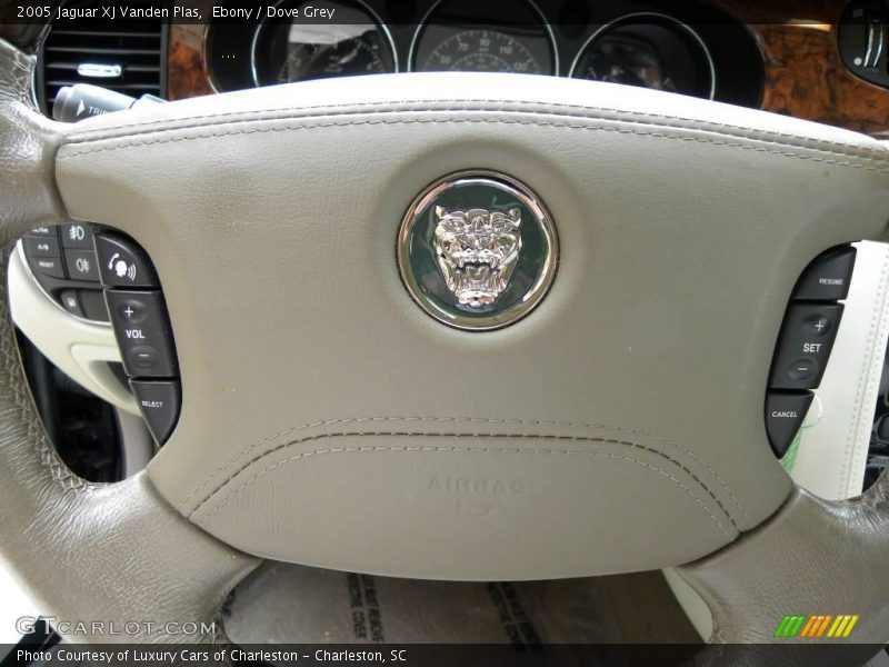 Ebony / Dove Grey 2005 Jaguar XJ Vanden Plas