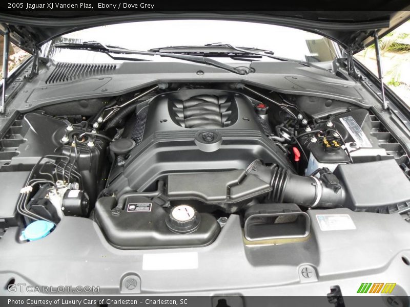 Ebony / Dove Grey 2005 Jaguar XJ Vanden Plas