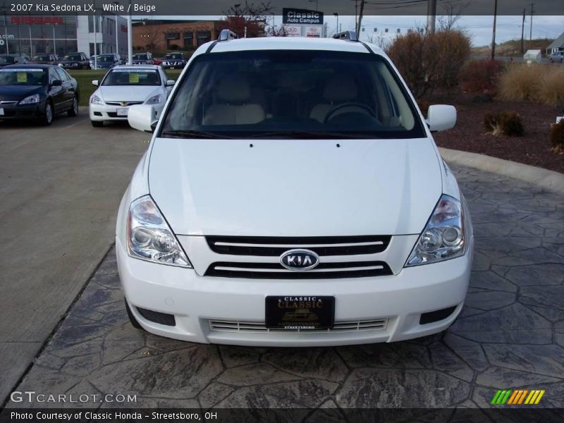 White / Beige 2007 Kia Sedona LX
