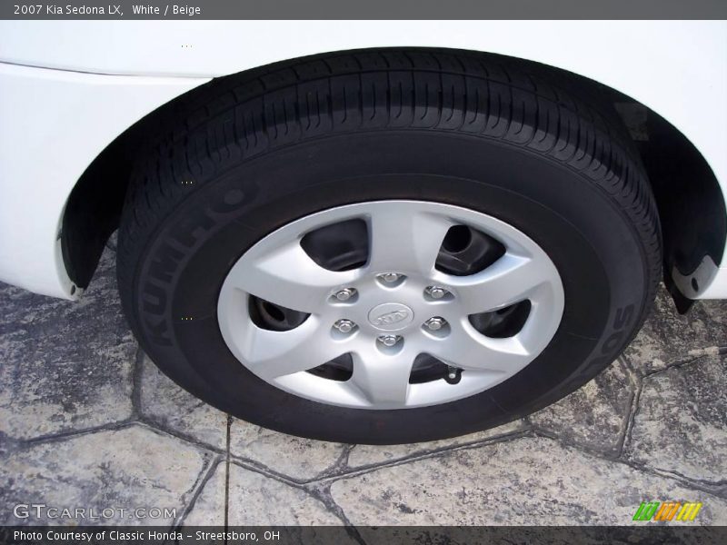 White / Beige 2007 Kia Sedona LX