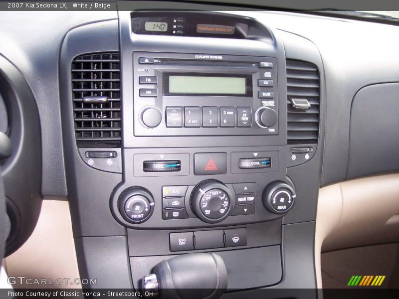 White / Beige 2007 Kia Sedona LX