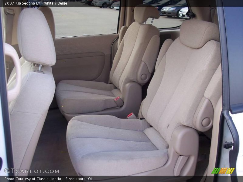 White / Beige 2007 Kia Sedona LX