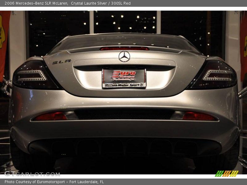 Crystal Laurite Silver / 300SL Red 2006 Mercedes-Benz SLR McLaren