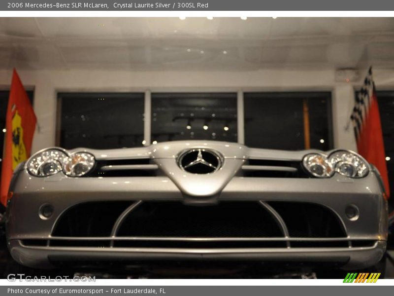 Crystal Laurite Silver / 300SL Red 2006 Mercedes-Benz SLR McLaren