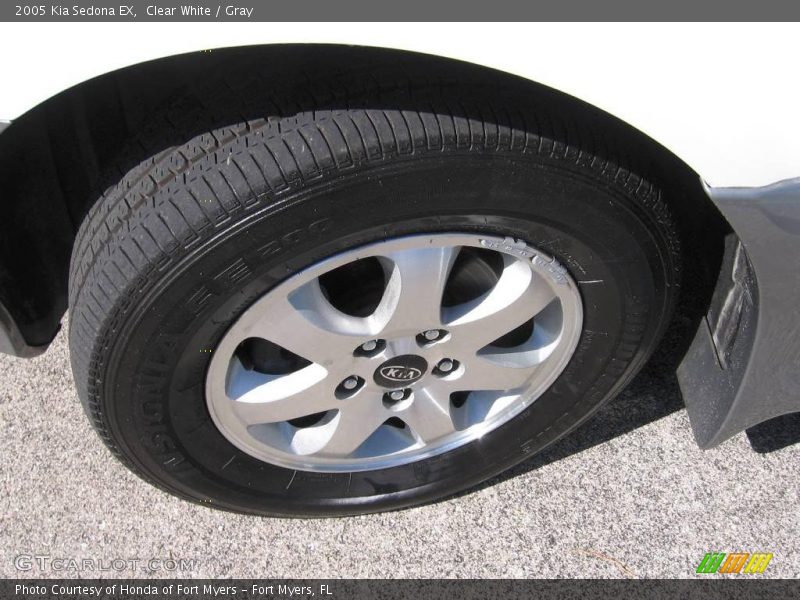 Clear White / Gray 2005 Kia Sedona EX