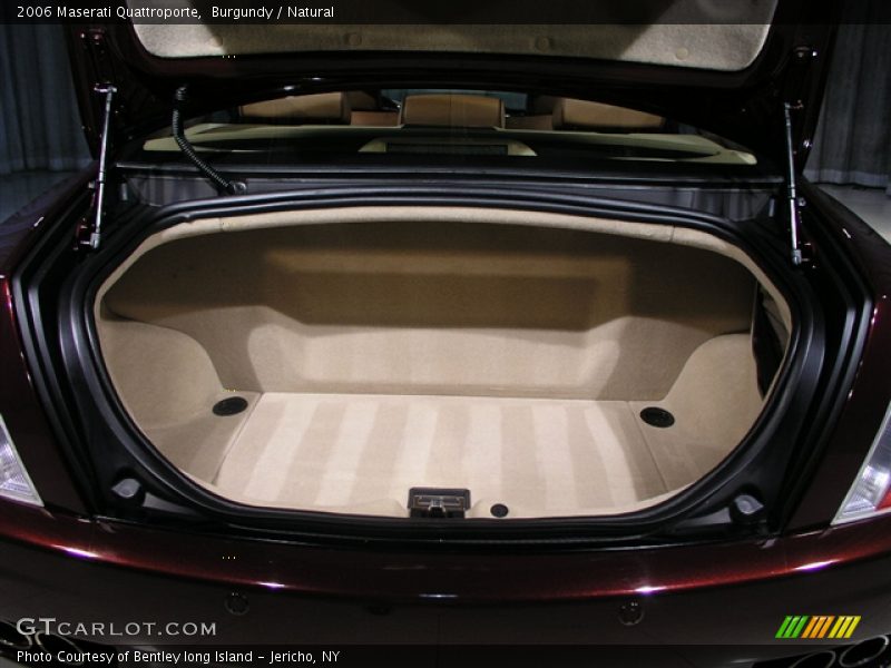 Burgundy / Natural 2006 Maserati Quattroporte