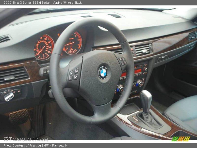 Alpine White / Black 2009 BMW 3 Series 328xi Sedan