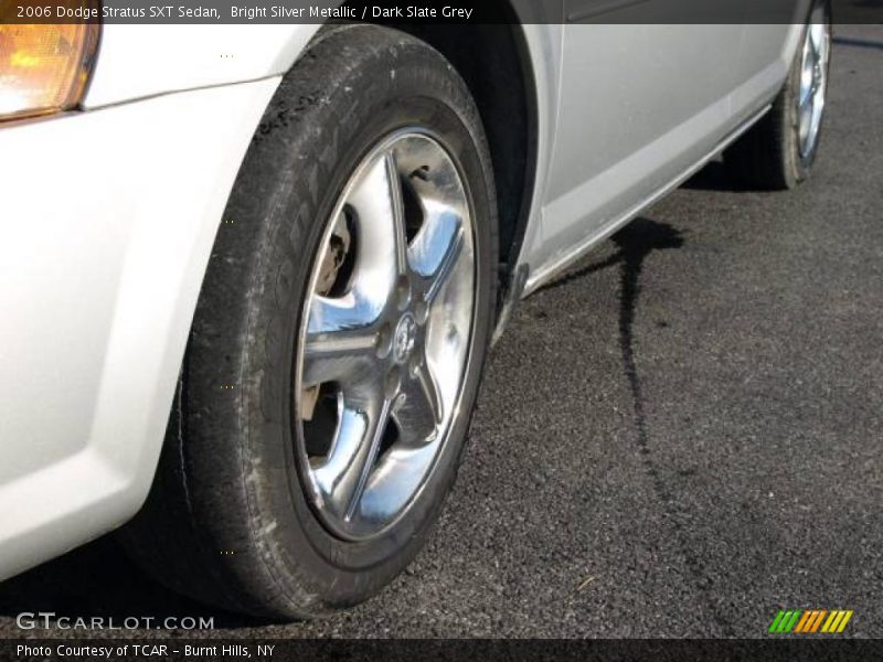 Bright Silver Metallic / Dark Slate Grey 2006 Dodge Stratus SXT Sedan