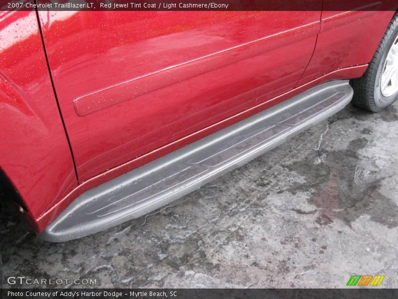 Red Jewel Tint Coat / Light Cashmere/Ebony 2007 Chevrolet TrailBlazer LT