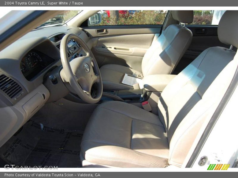 Super White / Taupe 2004 Toyota Camry LE