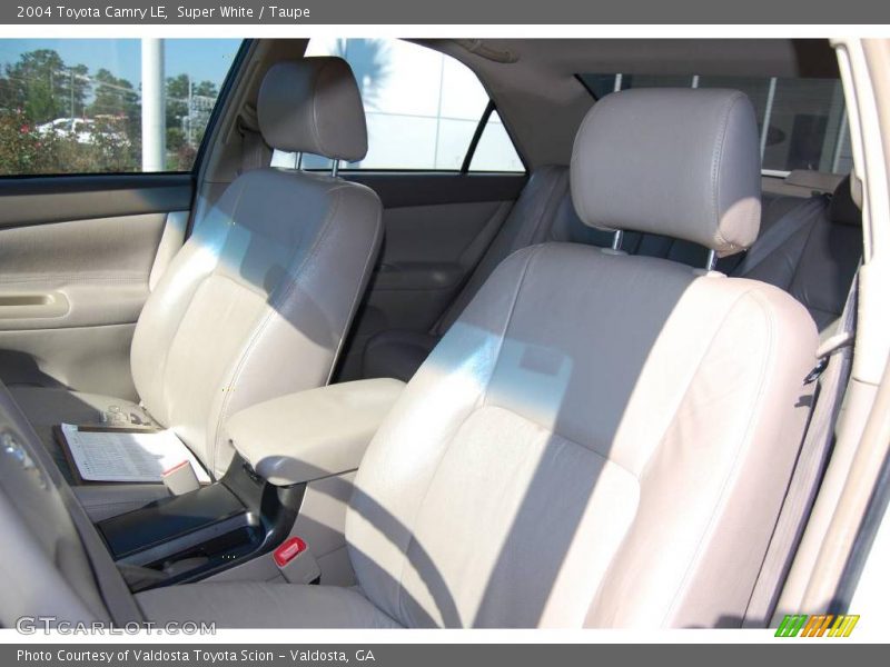 Super White / Taupe 2004 Toyota Camry LE