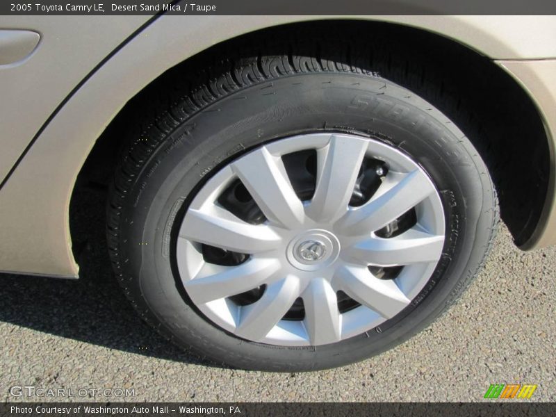 Desert Sand Mica / Taupe 2005 Toyota Camry LE