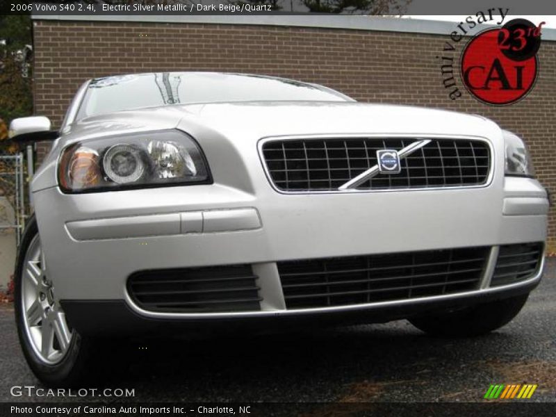 Electric Silver Metallic / Dark Beige/Quartz 2006 Volvo S40 2.4i