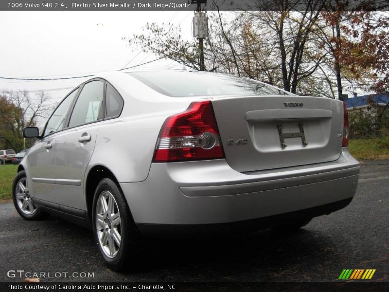 Electric Silver Metallic / Dark Beige/Quartz 2006 Volvo S40 2.4i