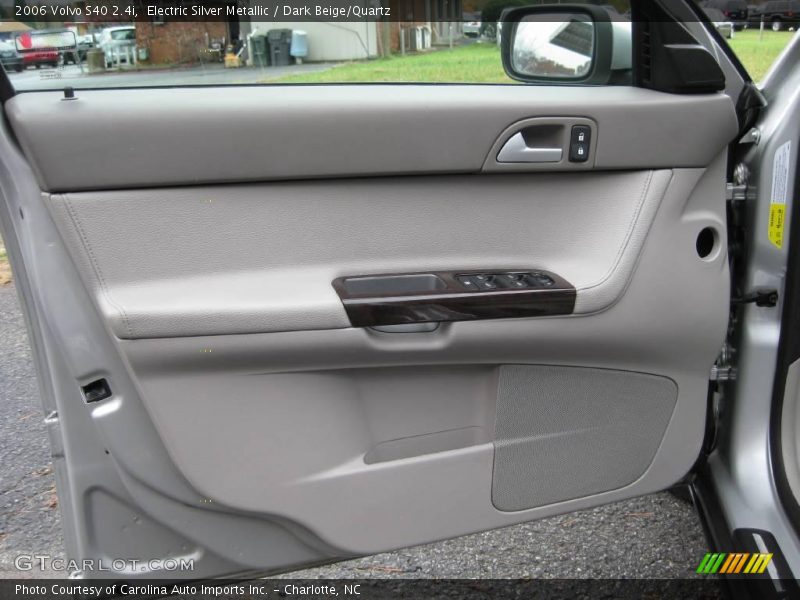 Electric Silver Metallic / Dark Beige/Quartz 2006 Volvo S40 2.4i