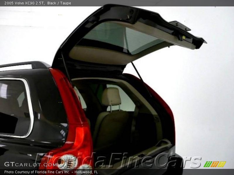 Black / Taupe 2005 Volvo XC90 2.5T