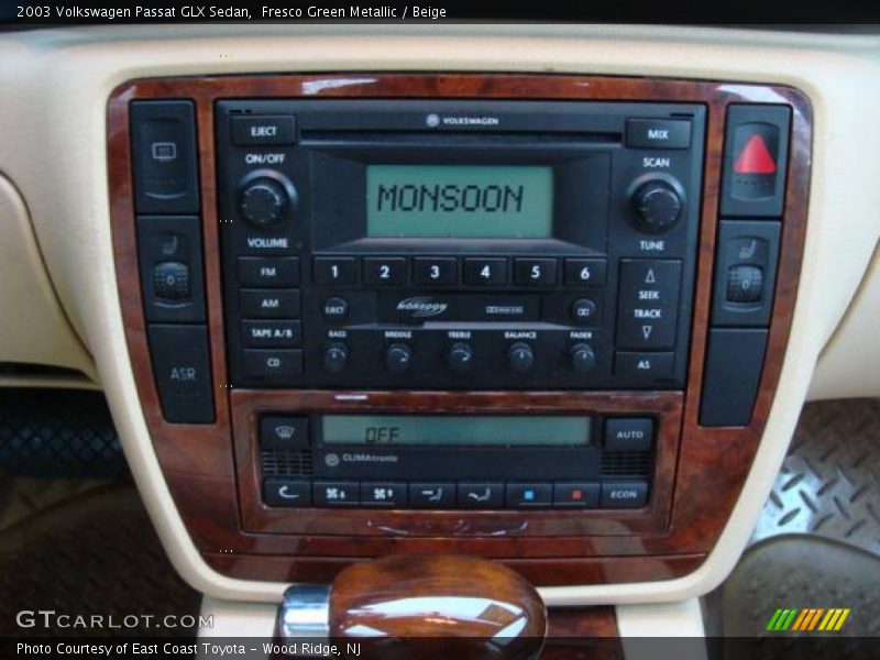 Fresco Green Metallic / Beige 2003 Volkswagen Passat GLX Sedan