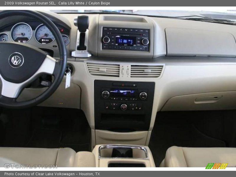 Calla Lilly White / Ceylon Beige 2009 Volkswagen Routan SEL