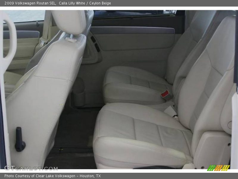 Calla Lilly White / Ceylon Beige 2009 Volkswagen Routan SEL