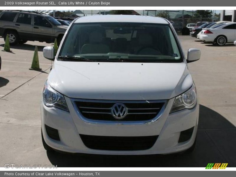 Calla Lilly White / Ceylon Beige 2009 Volkswagen Routan SEL