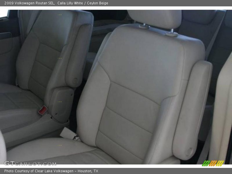 Calla Lilly White / Ceylon Beige 2009 Volkswagen Routan SEL