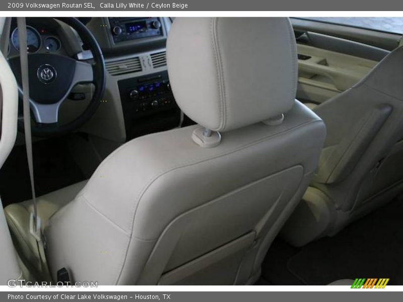 Calla Lilly White / Ceylon Beige 2009 Volkswagen Routan SEL