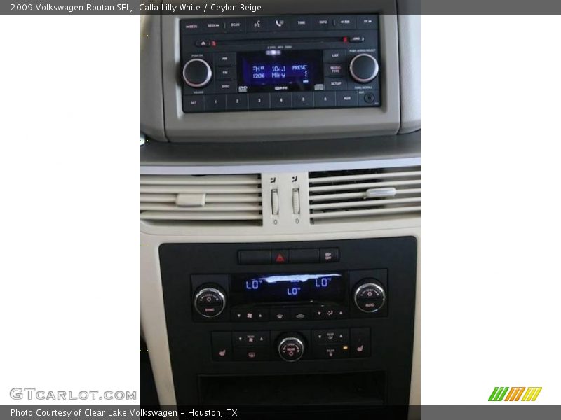 Calla Lilly White / Ceylon Beige 2009 Volkswagen Routan SEL