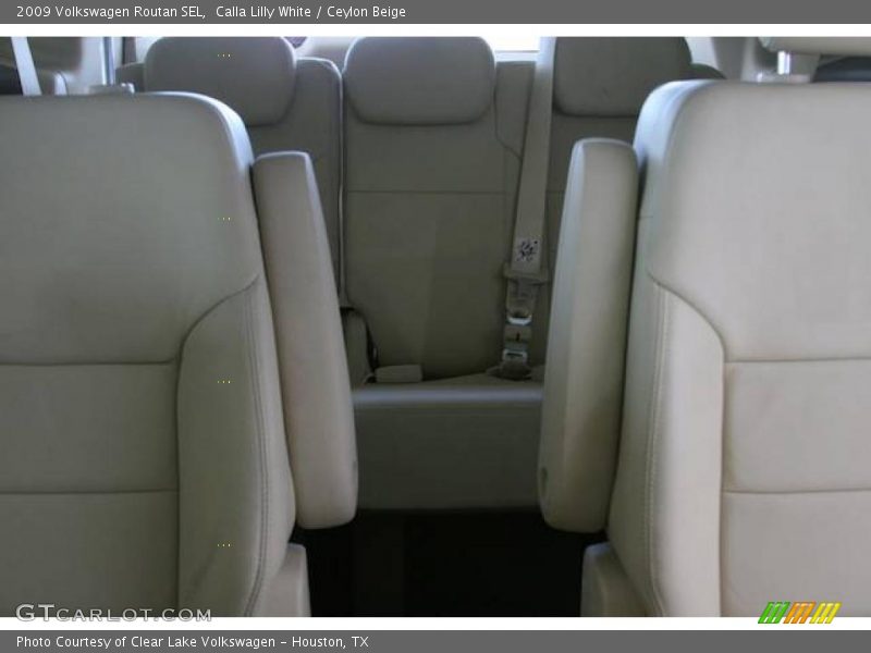 Calla Lilly White / Ceylon Beige 2009 Volkswagen Routan SEL