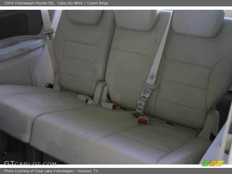 Calla Lilly White / Ceylon Beige 2009 Volkswagen Routan SEL