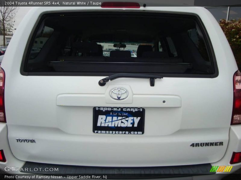 Natural White / Taupe 2004 Toyota 4Runner SR5 4x4
