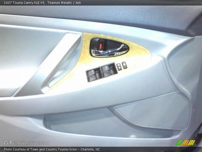 Titanium Metallic / Ash 2007 Toyota Camry XLE V6