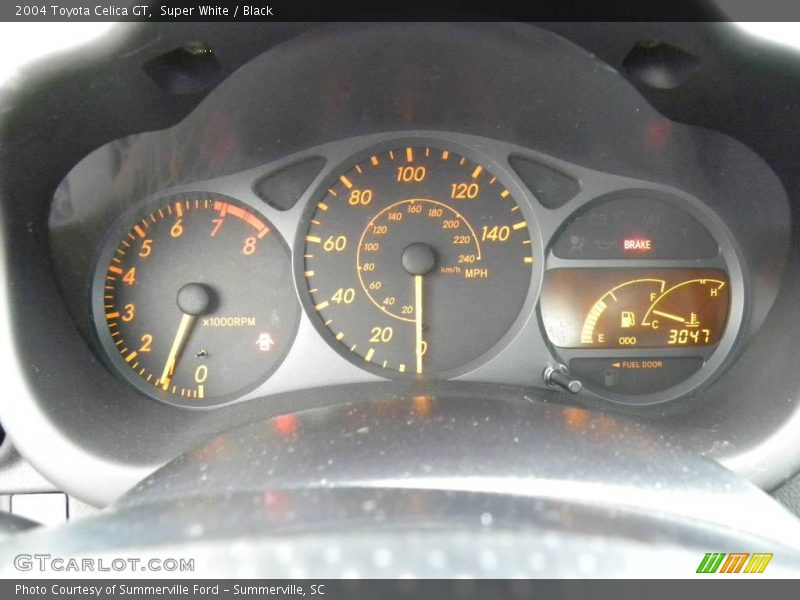 Super White / Black 2004 Toyota Celica GT