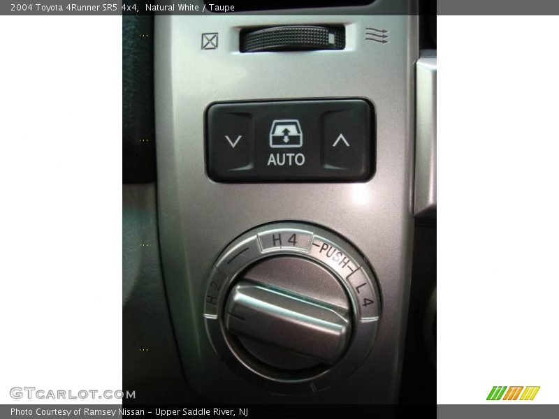 Natural White / Taupe 2004 Toyota 4Runner SR5 4x4