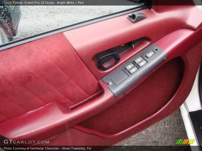 Bright White / Red 1992 Pontiac Grand Prix LE Sedan