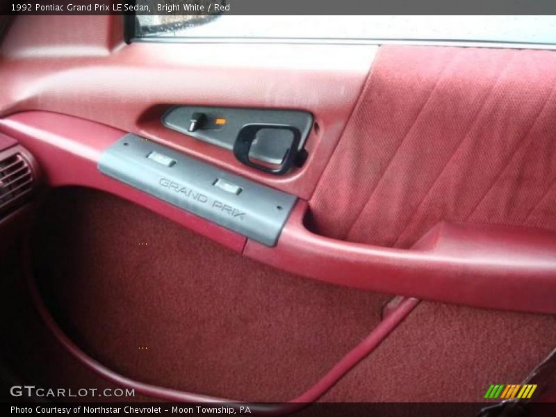 Bright White / Red 1992 Pontiac Grand Prix LE Sedan