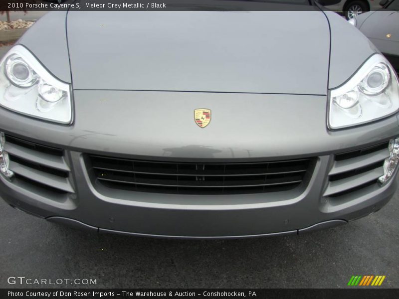 Meteor Grey Metallic / Black 2010 Porsche Cayenne S
