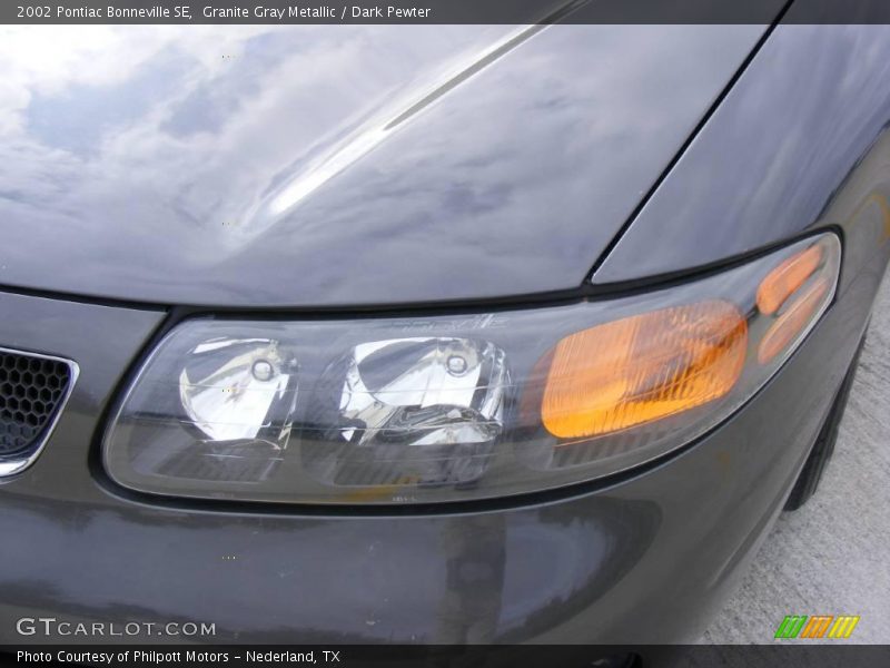 Granite Gray Metallic / Dark Pewter 2002 Pontiac Bonneville SE