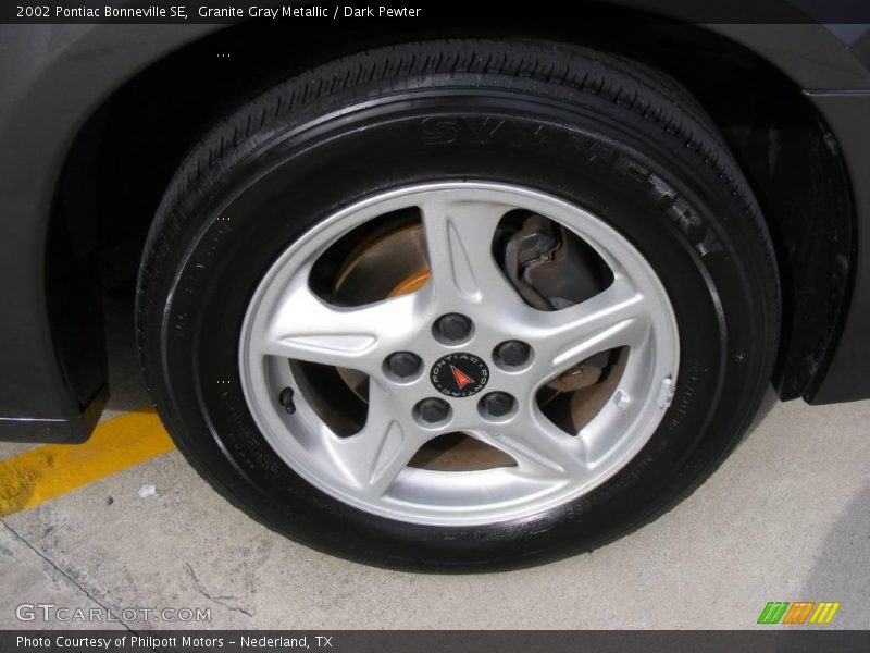 Granite Gray Metallic / Dark Pewter 2002 Pontiac Bonneville SE