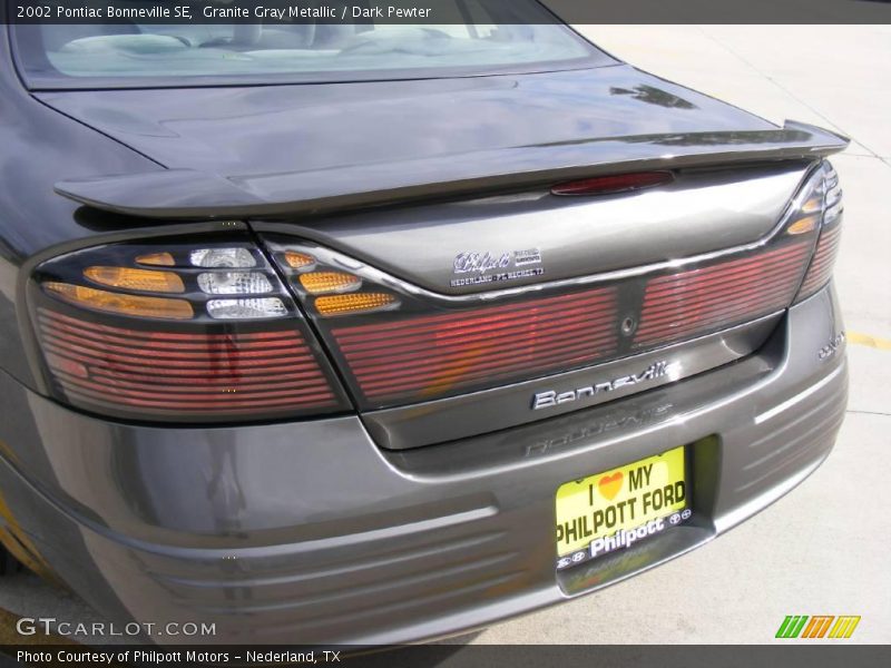 Granite Gray Metallic / Dark Pewter 2002 Pontiac Bonneville SE